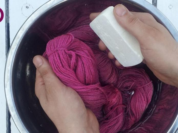 Lanas y Tintes Ecológicos - Mundo Lanar - www.mundolanar.com - Revista Ecología Espiritual - María José Celemín Lanas y Tintes Ecológicos - Mundo Lanar - www.mundolanar.com - Revista Ecología Espiritual - María José Celemín