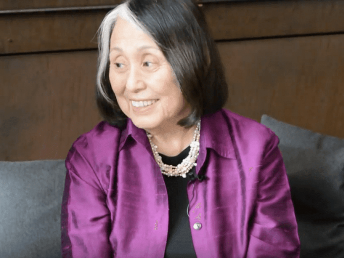 Jean Shinoda Bolen, biografía de una mujer valiente y espiritual