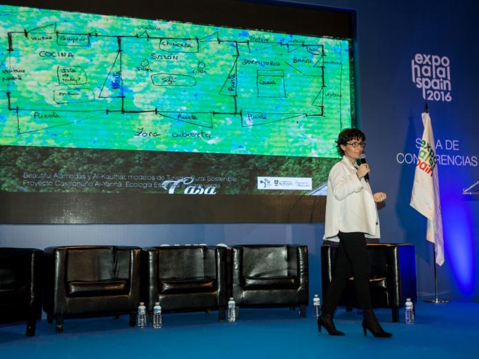 María José Celemín en Expo Halal presentando el proyecto "Castronuño Al-Yanná"