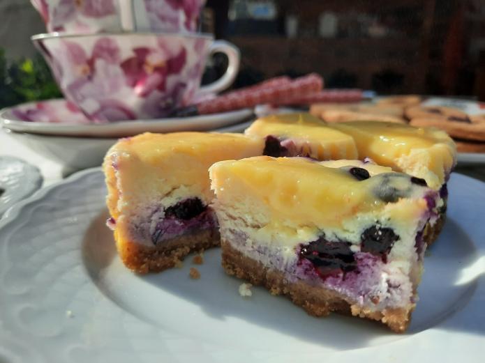 Mini tartas de queso ecológicas con limón y arándanos 