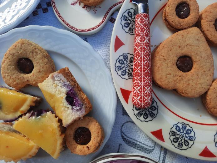 Mini tartas de queso ecológicas con limón y arándanos 